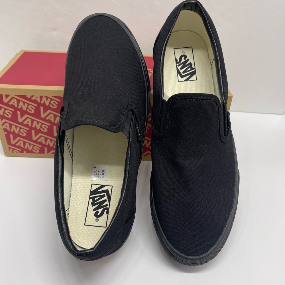 Vans WMNS Classic Black Slip-On Sneakers
Black/Black
VN000EYEBKA - Picture 7 of 16